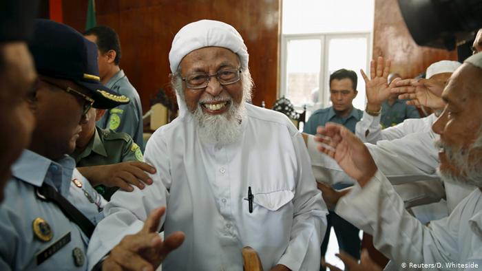 Ribuan Napi Dibebaskan di Tengah Wabah Corona, Warganet: Ustaz Abu Bakar Baasyir Paling Layak